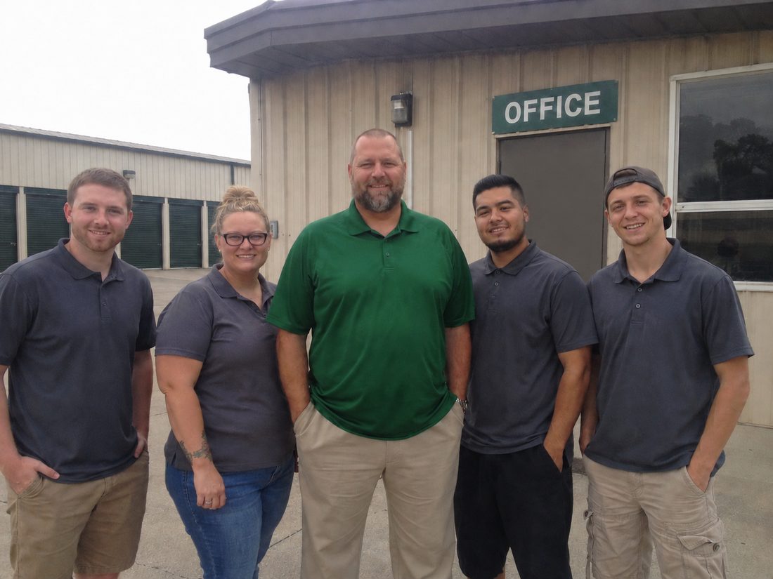 Pest control professionals in Grand Prairie, TX